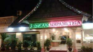 Rumah Makan Padang Favorite Masyarakat Medan